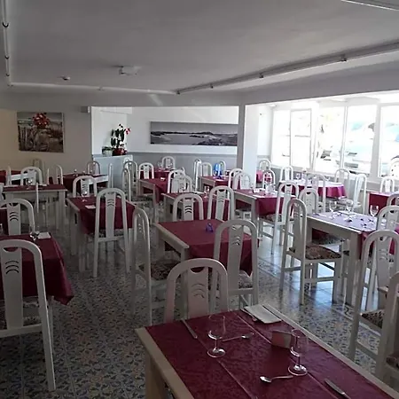 Hotel Juncos 2*